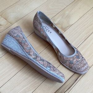 Sesto Meucci made in Italy Mabyn Cork Patterned Wedges. Women’s size 9